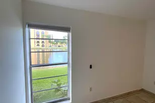 4709 NW 7th St, Miami, FL 33126 - Photo 12
