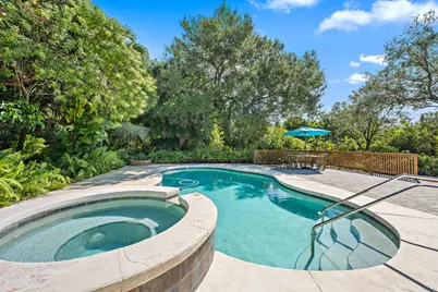 15606 87th Trail N, Palm Beach Gardens, FL 33418 - Photo 2