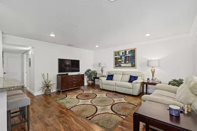 379 Capri H, Delray Beach, FL 33484 - Photo 10