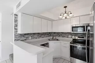 3930 Village Dr, Delray Beach, FL 33445 - Photo 6