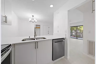 3402 Gardens E Drive, Palm Beach Gardens, FL 33410 - Photo 2