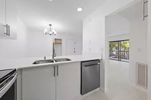 3402 Gardens E Dr, Palm Beach Gardens, FL 33410 - Photo 2