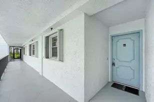 3040 Lake Shore Dr, Riviera Beach, FL 33404 - Photo 6
