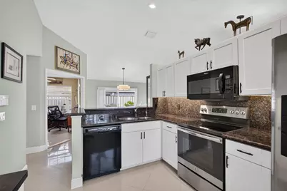 12 Commodore Place, Palm Beach Gardens, FL 33418 - Photo 6