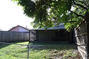 1211 SW 74th Ave, North Lauderdale, FL 33068 - Photo 16