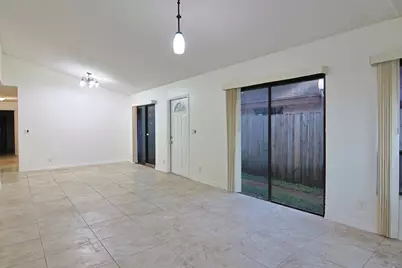 1211 SW 74th Avenue, North Lauderdale, FL 33068 - Photo 4