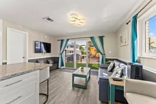 324 Roosevelt St, Hollywood, FL 33019 - Photo 16
