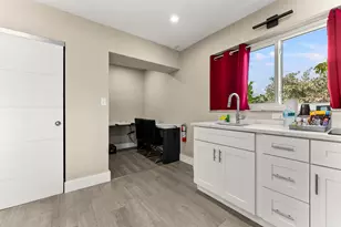 324 Roosevelt St, Hollywood, FL 33019 - Photo 24