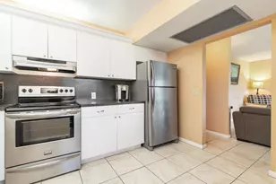 203 Suffolk E, Boca Raton, FL 33434 - Photo 10