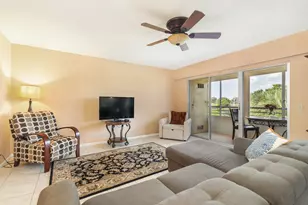 203 Suffolk E, Boca Raton, FL 33434 - Photo 2