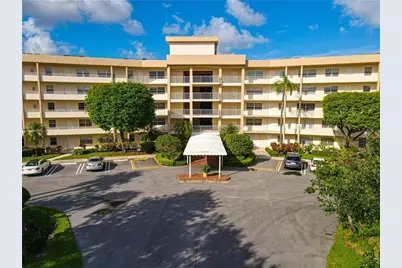 3900 Oaks Clubhouse Drive #106, Pompano Beach, FL 33069 - Photo 32