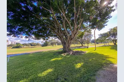 3900 Oaks Clubhouse Drive #106, Pompano Beach, FL 33069 - Photo 8
