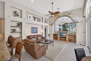 42 Windward Isle, Palm Beach Gardens, FL 33418 - Photo 14