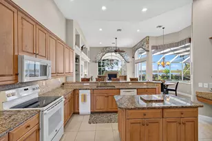 42 Windward Isle, Palm Beach Gardens, FL 33418 - Photo 16