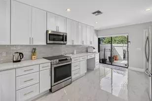 543 Prestwick Cir, Palm Beach Gardens, FL 33418 - Photo 20