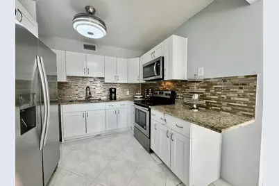 4031 Lincoln B #4031, Boca Raton, FL 33434 - Photo 2
