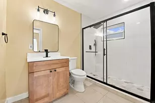 6824 SW 5th St, Pembroke Pines, FL 33023 - Photo 12
