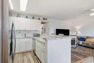 209 Brighton E, Boca Raton, FL 33434 - Photo 2
