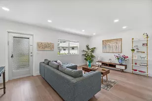 70 Valencia C, Delray Beach, FL 33446 - Photo 6