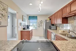 2886 Fernley Dr E, West Palm Beach, FL 33415 - Photo 12