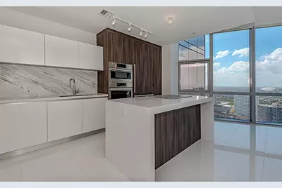 851 NE 1st Avenue #2402, Miami, FL 33132 - Photo 2