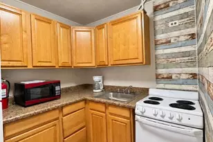 121 Cleveland St, Palm Springs, FL 33461 - Photo 6