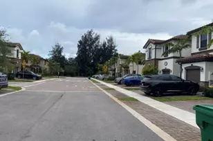 4985 Kobus Terrace, Davie, FL 33314 - Photo 2