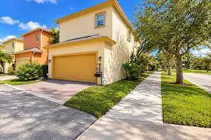 2590 SE Pineland Dr, Port Saint Lucie, FL 34952 - Photo 1
