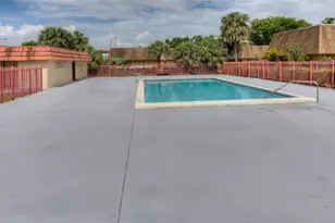 2500 W 67th Pl, Hialeah, FL 33016 - Photo 14