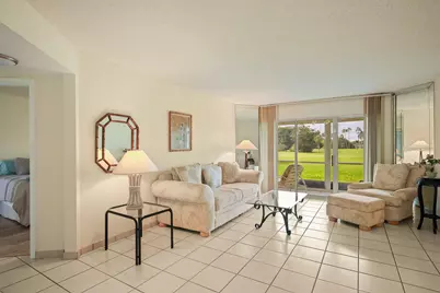 3951 Via Poinciana #114, Lake Worth, FL 33467 - Photo 2
