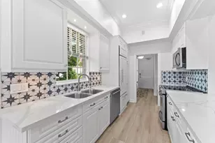 2067 Valencia Dr, Delray Beach, FL 33445 - Photo 8