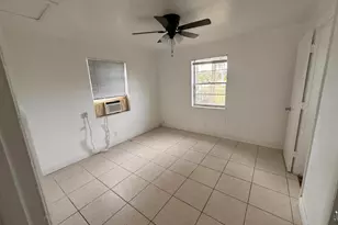 1976 Windsor Dr, North Palm Beach, FL 33408 - Photo 4