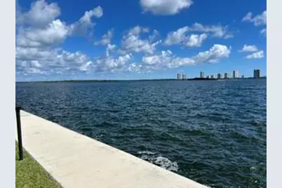 1135 Lake Shore Drive #201, Lake Park, FL 33403 - Photo 2