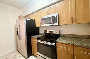 6533 Emerald Dunes Dr, West Palm Beach, FL 33411 - Photo 4