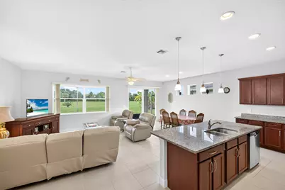 727 Honeybell Court SW, Vero Beach, FL 32968 - Photo 12