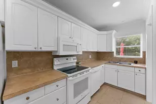 2631 NE 2nd Ave, Boca Raton, FL 33431 - Photo 8