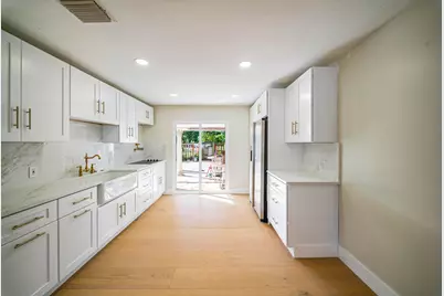 1020 Forest Court, West Palm Beach, FL 33405 - Photo 18