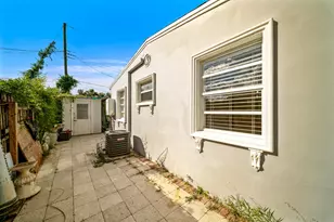 1020 Forest Ct, West Palm Beach, FL 33405 - Photo 10