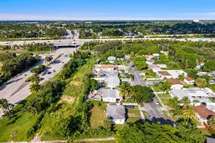 1020 Forest Ct, West Palm Beach, FL 33405 - Photo 4