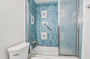 8400 Lagos De Campo Blvd, Tamarac, FL 33321 - Photo 20