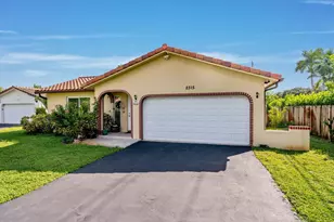 2315 NW 98th Ln, Coral Springs, FL 33065 - Photo 2