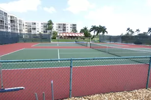 8921 S Hollybrook Blvd, Pembroke Pines, FL 33025 - Photo 14