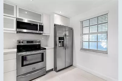 605 Oaks Drive #104, Pompano Beach, FL 33069 - Photo 4