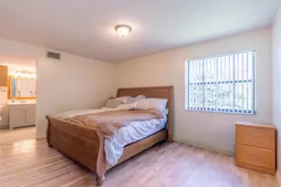 9819 NW 3rd Ct, Plantation, FL 33324 - Photo 4