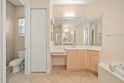9566 Lantern Bay Circle, West Palm Beach, FL 33411 - Photo 10