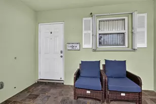 211 Country Ln, Boynton Beach, FL 33435 - Photo 2