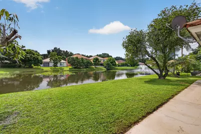 1043 Aspri Way, Riviera Beach, FL 33418 - Photo 40