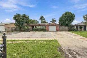 1275 Scottsdale Rd S, West Palm Beach, FL 33417 - Photo 2