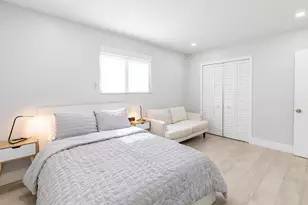 19421 NE 18th Ct, Miami, FL 33179 - Photo 18
