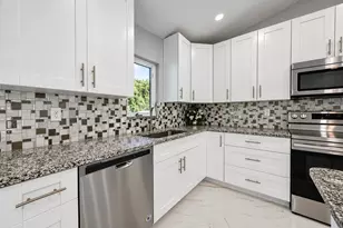 1749 SE Vesthaven Ct, Port Saint Lucie, FL 34952 - Photo 12